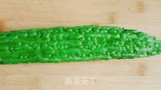 苦瓜包肉馅的做法步骤：1
