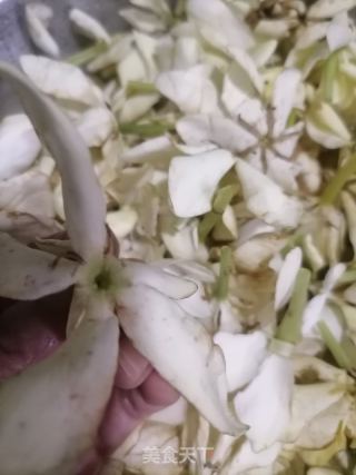 炒栀子花的做法步骤：2