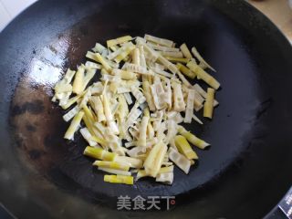 小竹笋炒肉的做法步骤：5