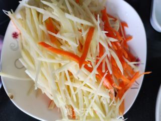 炒土豆丝的做法步骤：2