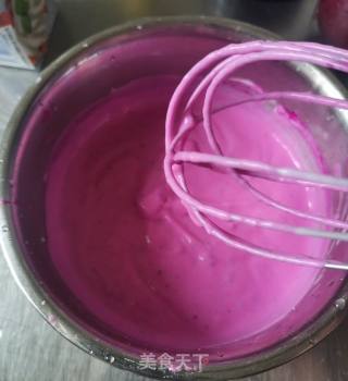 树莓火龙果慕斯蛋糕的做法步骤：8