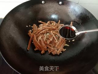 青椒炒蜂窝牛肚的做法步骤：4