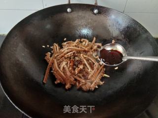 青椒炒蜂窝牛肚的做法步骤：6