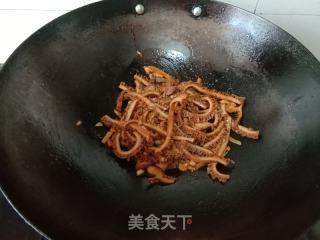 青椒炒蜂窝牛肚的做法步骤：7