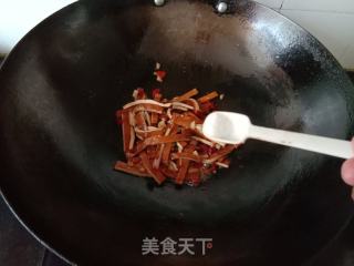 香菜炒香干的做法步骤：5