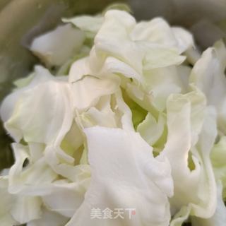 肉末炒甘蓝的做法步骤：1