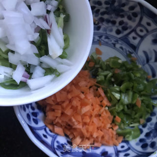 青椒虾仁炒饭的做法步骤：5