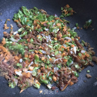 青椒虾仁炒饭的做法步骤：8
