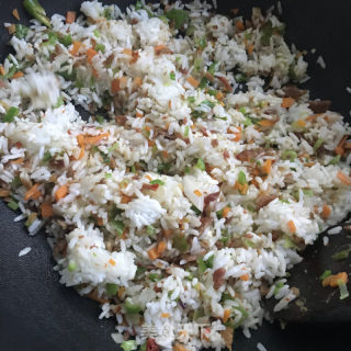 青椒虾仁炒饭的做法步骤：9