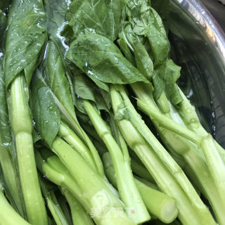爆炒菜心的做法步骤：1