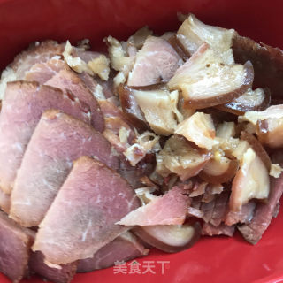 辣皮子青椒炒腊肉的做法步骤：2