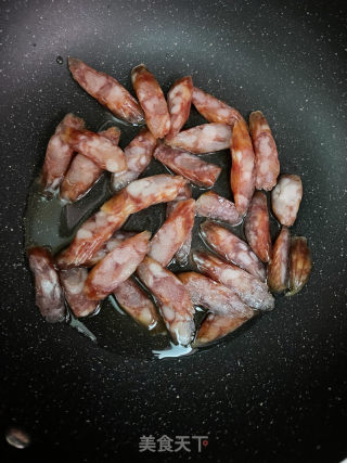 豆角炒腊肠的做法步骤：3