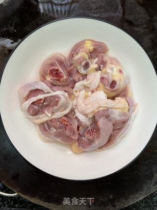 普宁豆酱蒸鸡的做法步骤：1