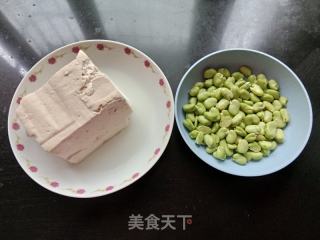 毛豆烧豆腐的做法步骤：1