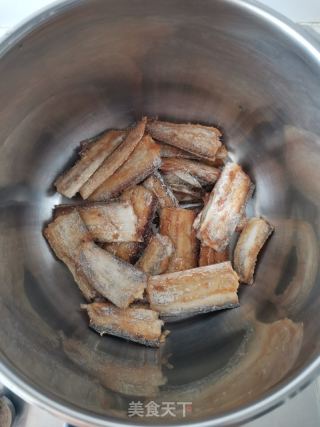 酥焖带鱼的做法步骤：3