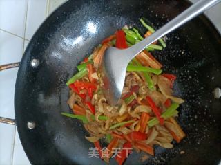 双椒炒猪肚的做法步骤：7