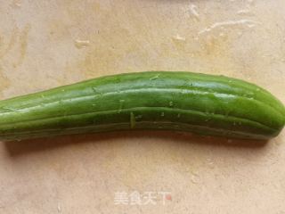 红油蒜泥拌菜瓜的做法步骤：1