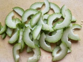 小米椒蒜泥拌菜瓜的做法步骤：2
