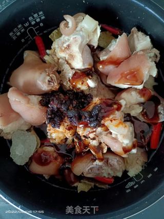香辣焖猪蹄的做法步骤：4