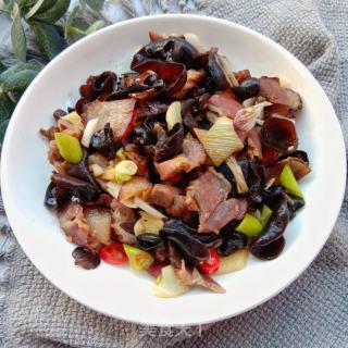 黑木耳炒腊肉的做法步骤：7