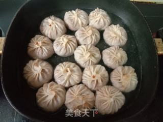 猪肉粉条煎包的做法步骤：10