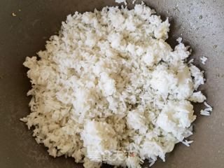 鸡蛋香葱炒饭的做法步骤：6