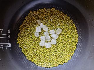 冰糖绿豆粥的做法步骤：3