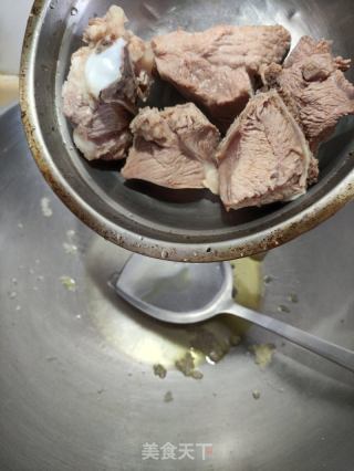 红酒焖扇骨的做法步骤：5
