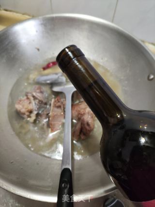 红酒焖扇骨的做法步骤：7