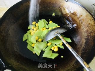 莴笋炒银杏果的做法步骤：6