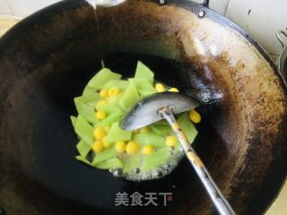 莴笋炒银杏果的做法步骤：11