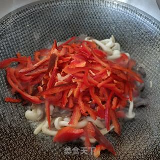白玉菇菜椒炒鹿心的做法步骤：12