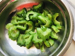 凉拌苦瓜的做法步骤：6