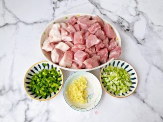 ????鲜美可口‼️自制鲜肉小锅盔的做法步骤：1