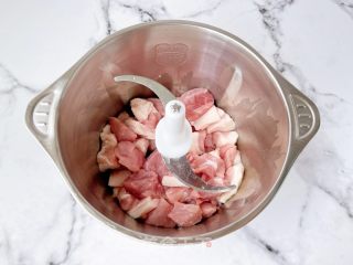 ????鲜美可口‼️自制鲜肉小锅盔的做法步骤：2