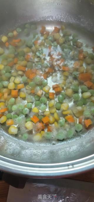 虾仁蛋炒饭的做法步骤：2