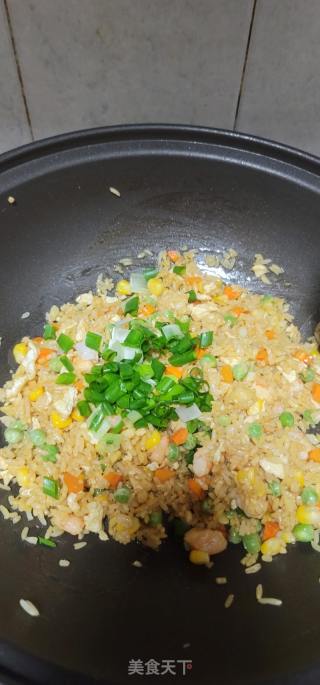 虾仁蛋炒饭的做法步骤：11