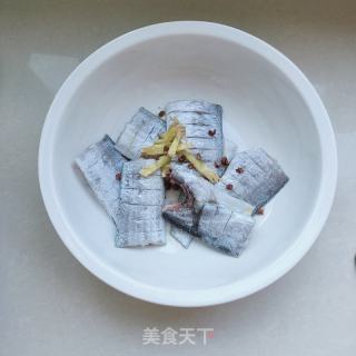 双椒烧带鱼的做法步骤：3