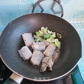 双椒烧带鱼的做法步骤：8