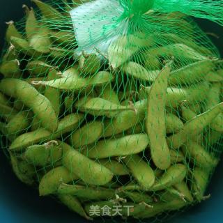 水煮毛豆的做法步骤：1