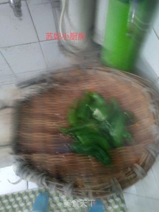 虎皮青椒的做法步骤：2