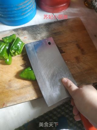 虎皮青椒的做法步骤：4
