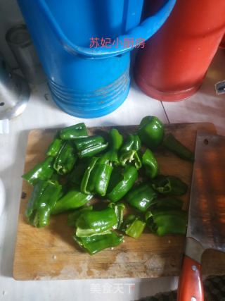 虎皮青椒的做法步骤：5