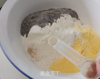 果酱黑米饼的做法步骤：1