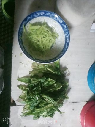 青椒莴笋丝的做法步骤：1