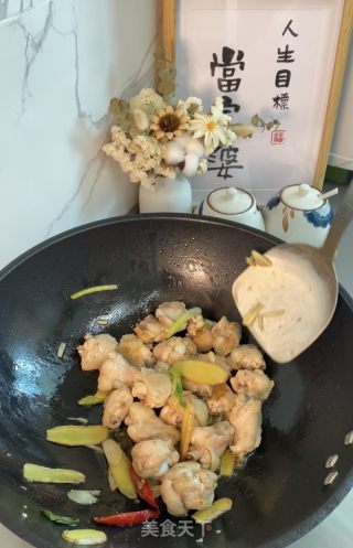 三杯鸡的做法步骤：7