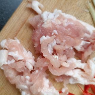 肉丝炒西兰花梗的做法步骤：5