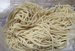 火鸡酱拌饸饹的做法步骤：1