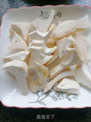 榴莲壳炖鸡汤的做法步骤：3