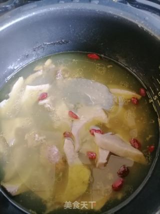 榴莲壳炖鸡汤的做法步骤：5